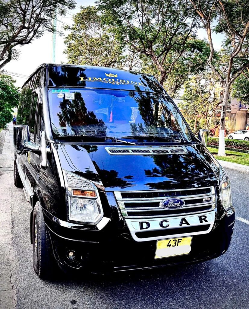 limousine đen ford