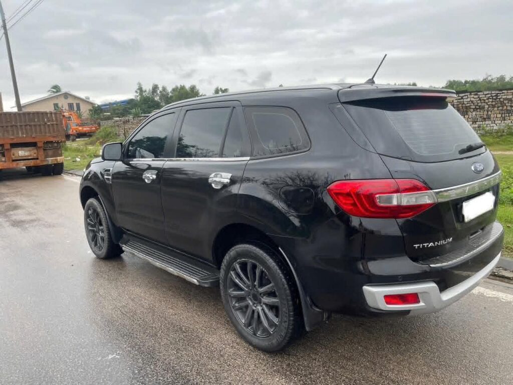 Thuê Xe Ô Tô Tự Lái Đà Nẵng – Ford Everest 2020 7 Chỗ Chỉ Từ 1.200.000đ/Ngày thue xe o to tu lai da nang xe everest thiet ke dam chat suv